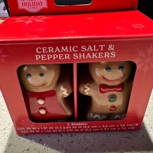 Christmas Gingerbread men Ceramic Salt & Pepper Shaker Set